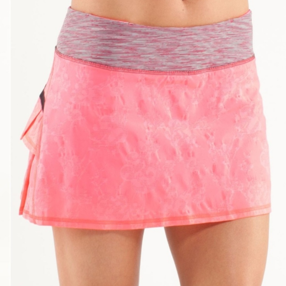 Lululemon Run: Pace Setter Skirt. Size 10 tennis skirt zipper pocket.